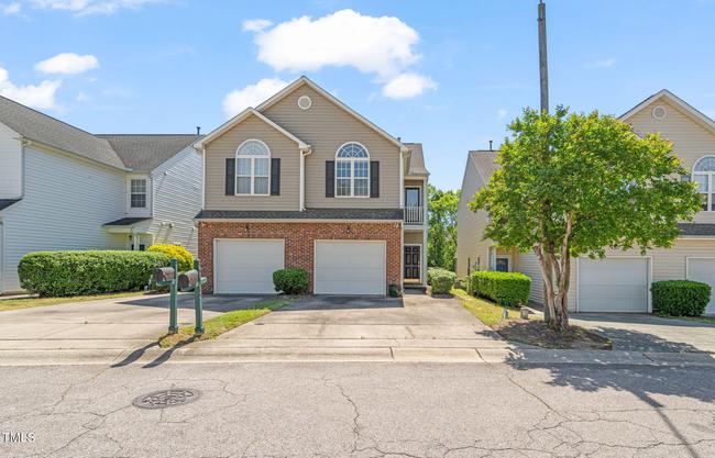 2105 Metacomet Way, NC 27604