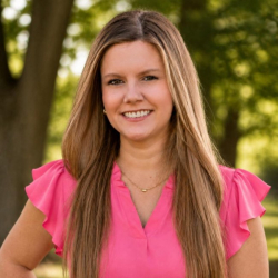 Photo of Lindsey Clarke
