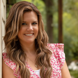 Photo of Lindsey Clarke
