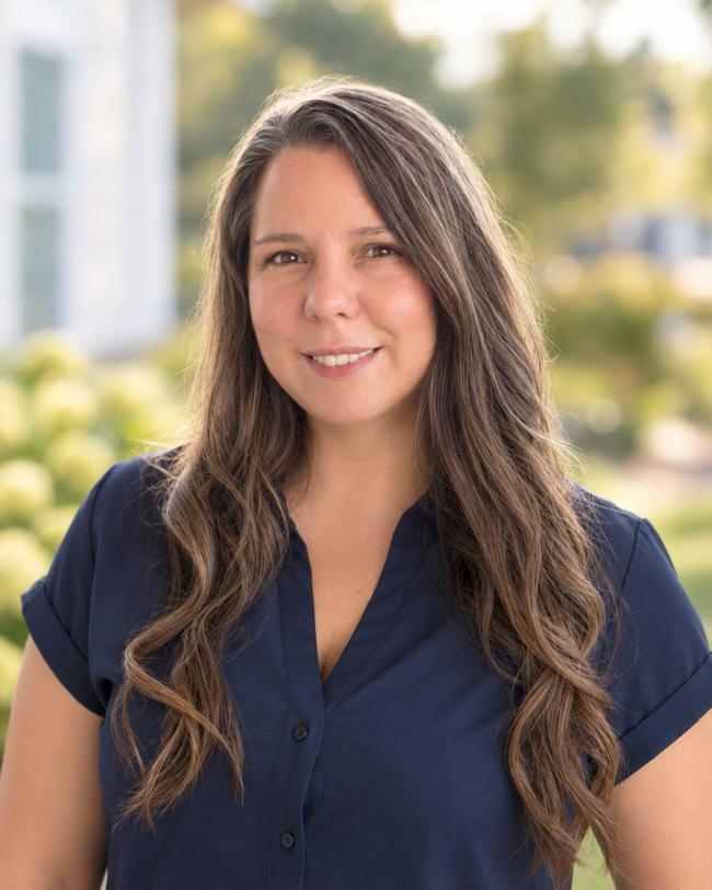 Photo of Samantha Lewis, 