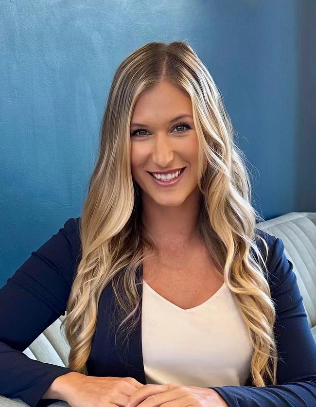 Photo of Lauren Wolff