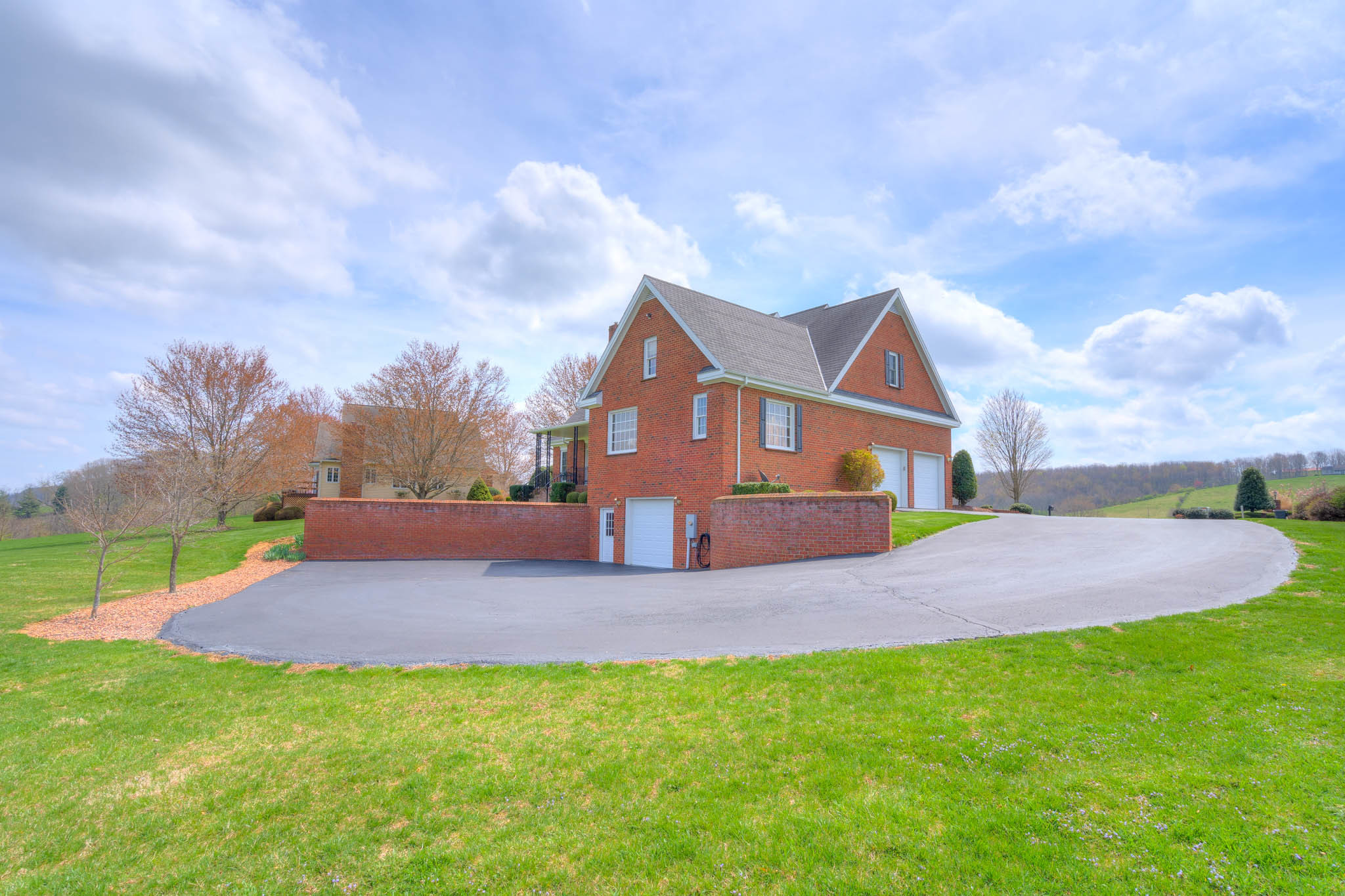 2717 Eagle Drive Draper VA Desi Sowers