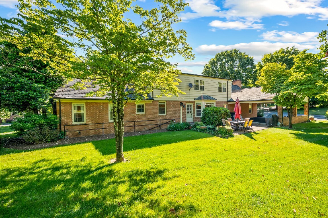 906 Walker Drive Radford VA Desi Sowers