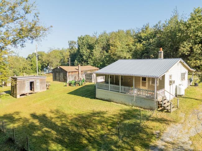 4652 Bains Chapel Road, VA 24141
