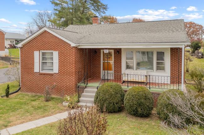 707 Pendleton Street, VA 24141