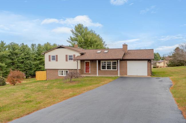 4555 Mountain View Drive, VA 24084