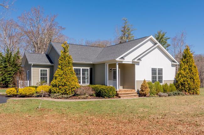 4555 Old Stage Road, VA 24141