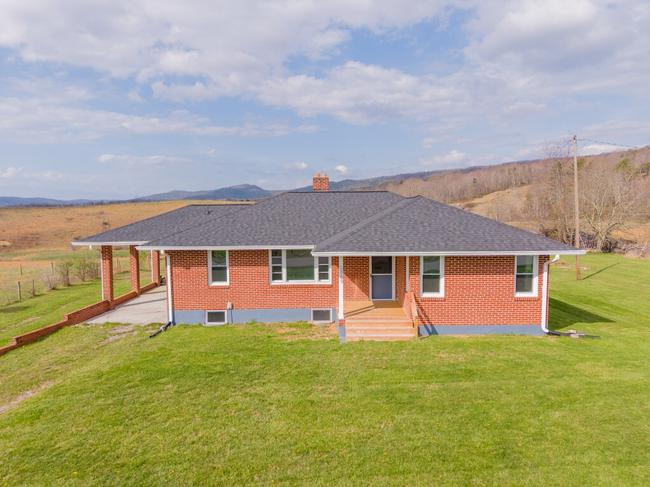 5889 Mines Road, VA 24301