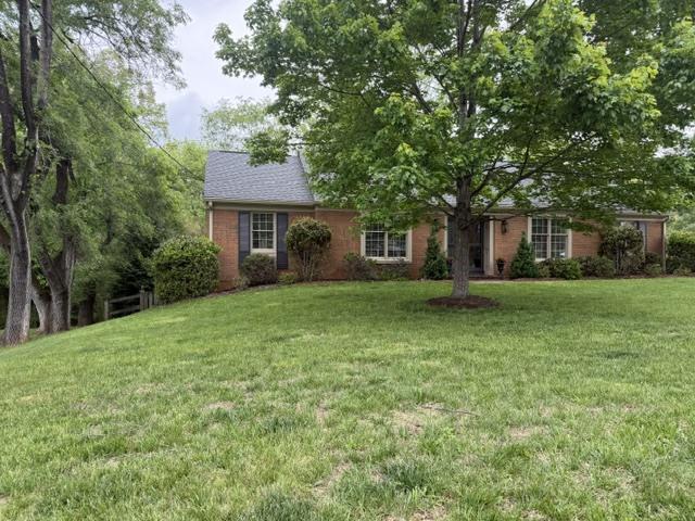 2713 Farmington Place, VA 24503