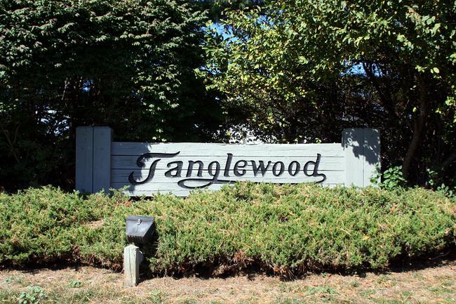 Tanglewood Subdivision, Ann Arbor Entrance