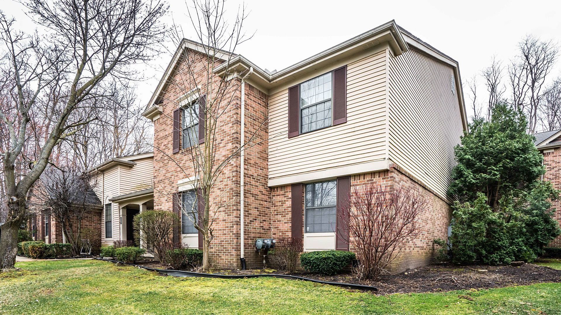 29589 Pine Ridge Circle, Farmington Hills, MI 48331. Pristine Condo in
