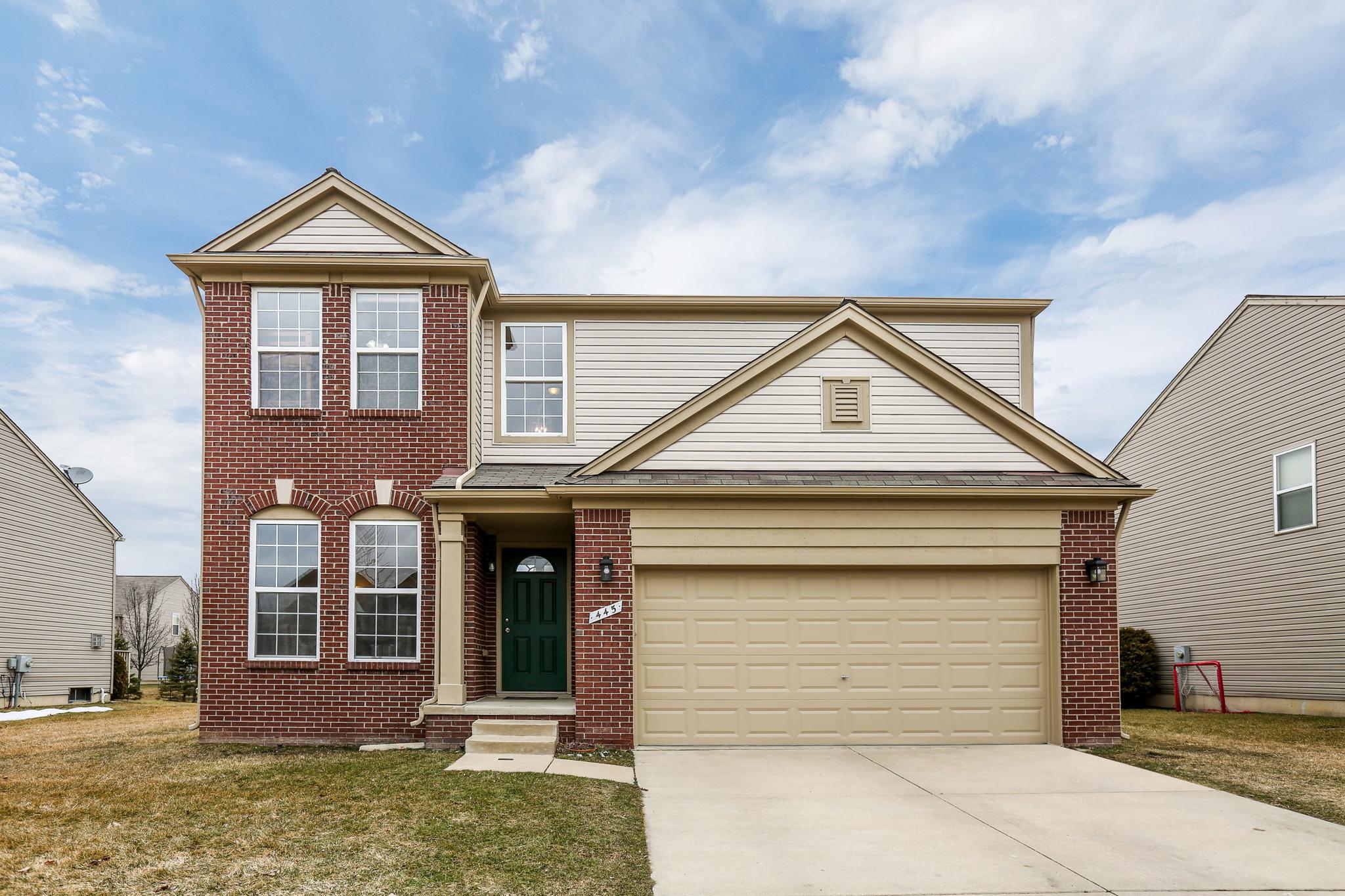 445 Shiloh Drive, Chelsea, MI 48118. Like new Heritage Pointe home