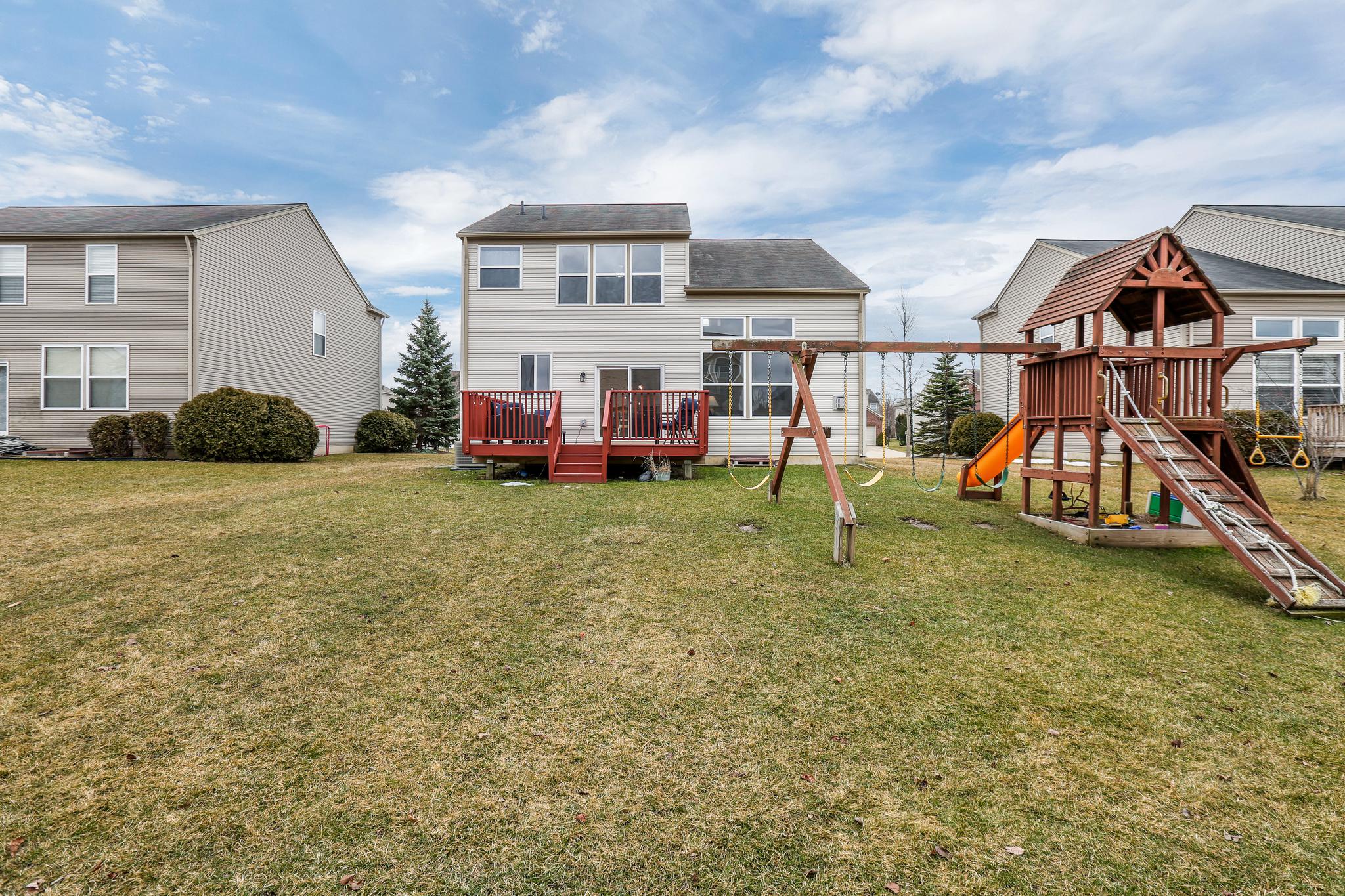 445 Shiloh Drive, Chelsea, MI 48118. Like new Heritage Pointe home