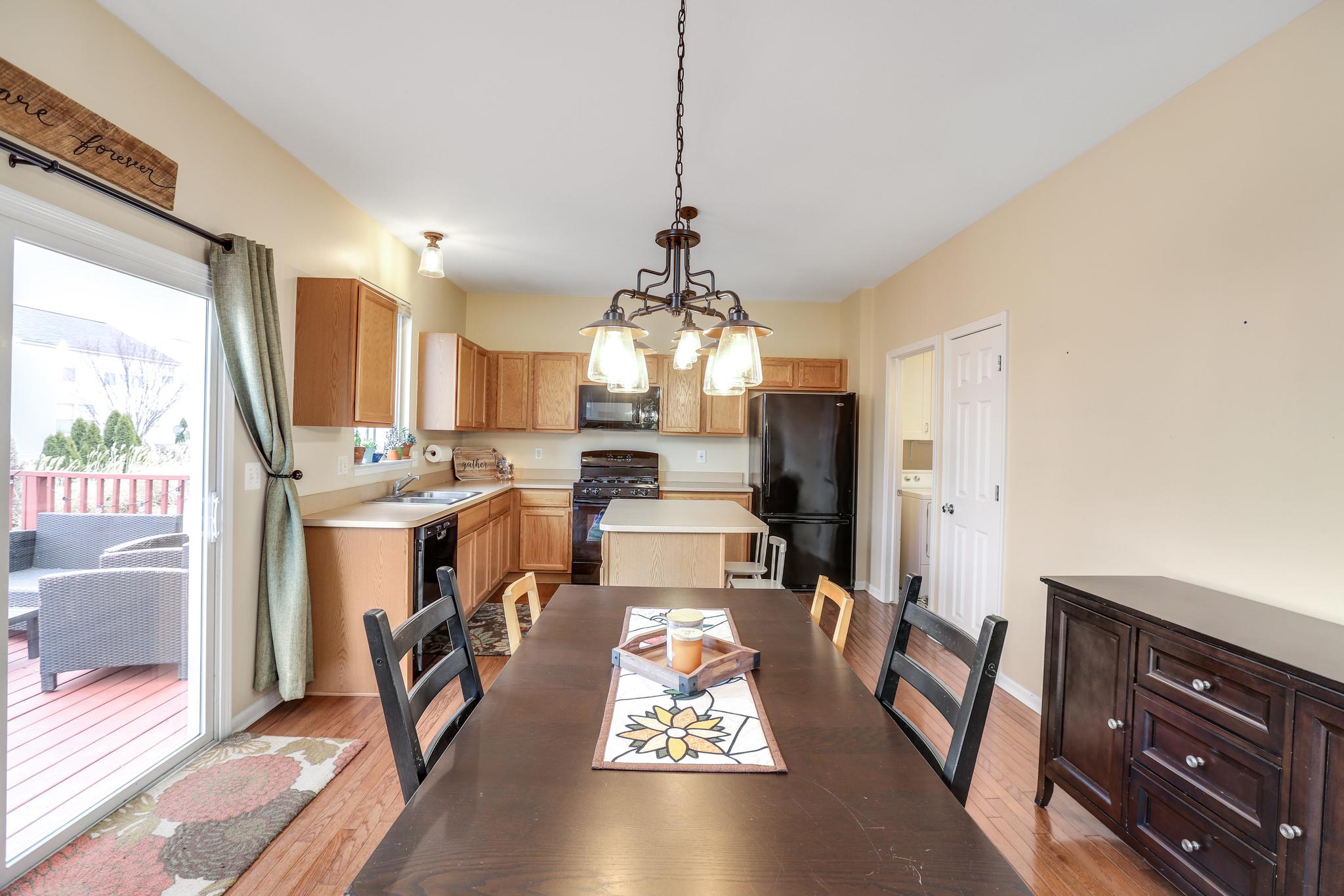 445 Shiloh Drive, Chelsea, MI 48118. Like new Heritage Pointe home