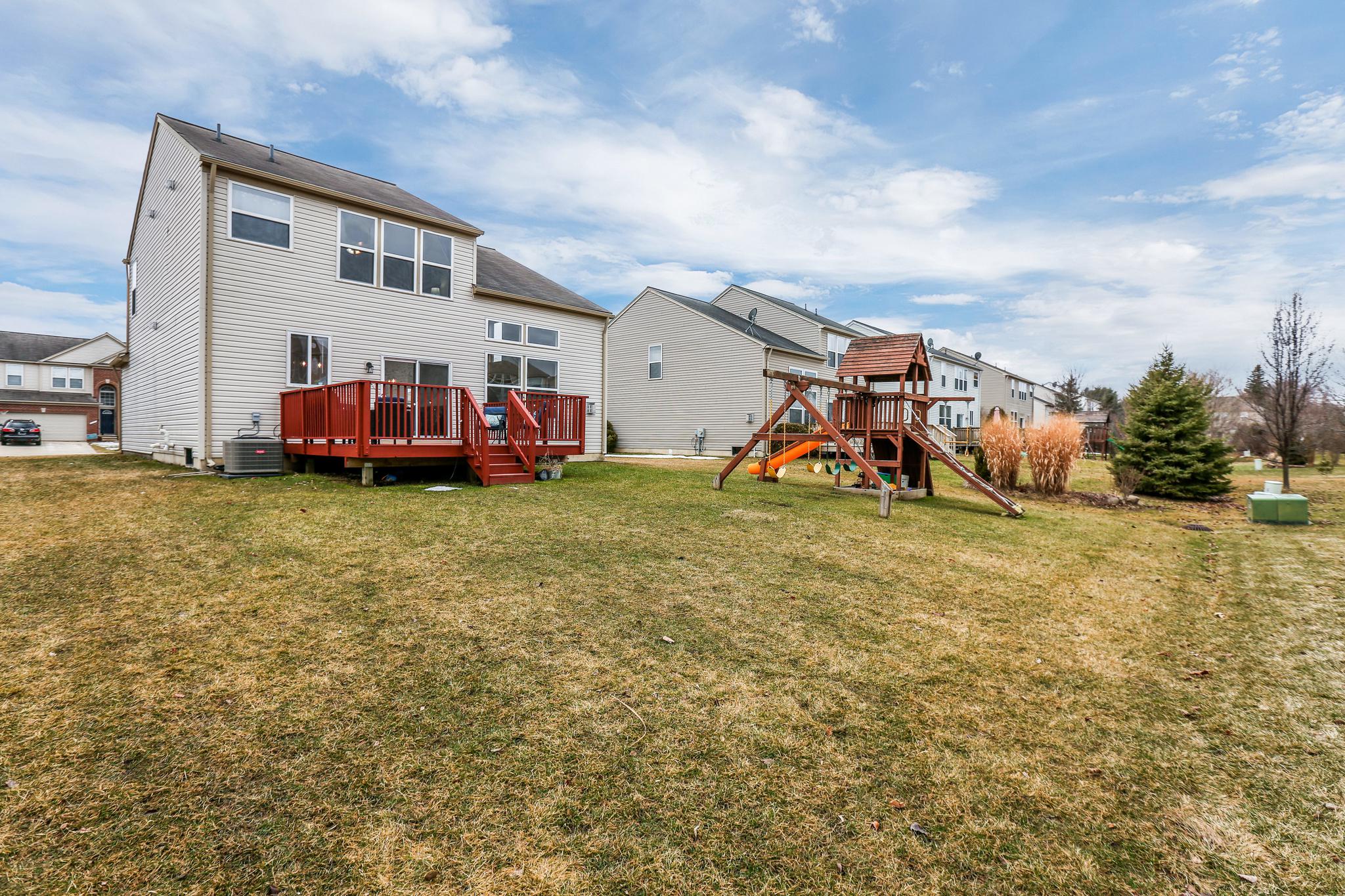 445 Shiloh Drive, Chelsea, MI 48118. Like new Heritage Pointe home