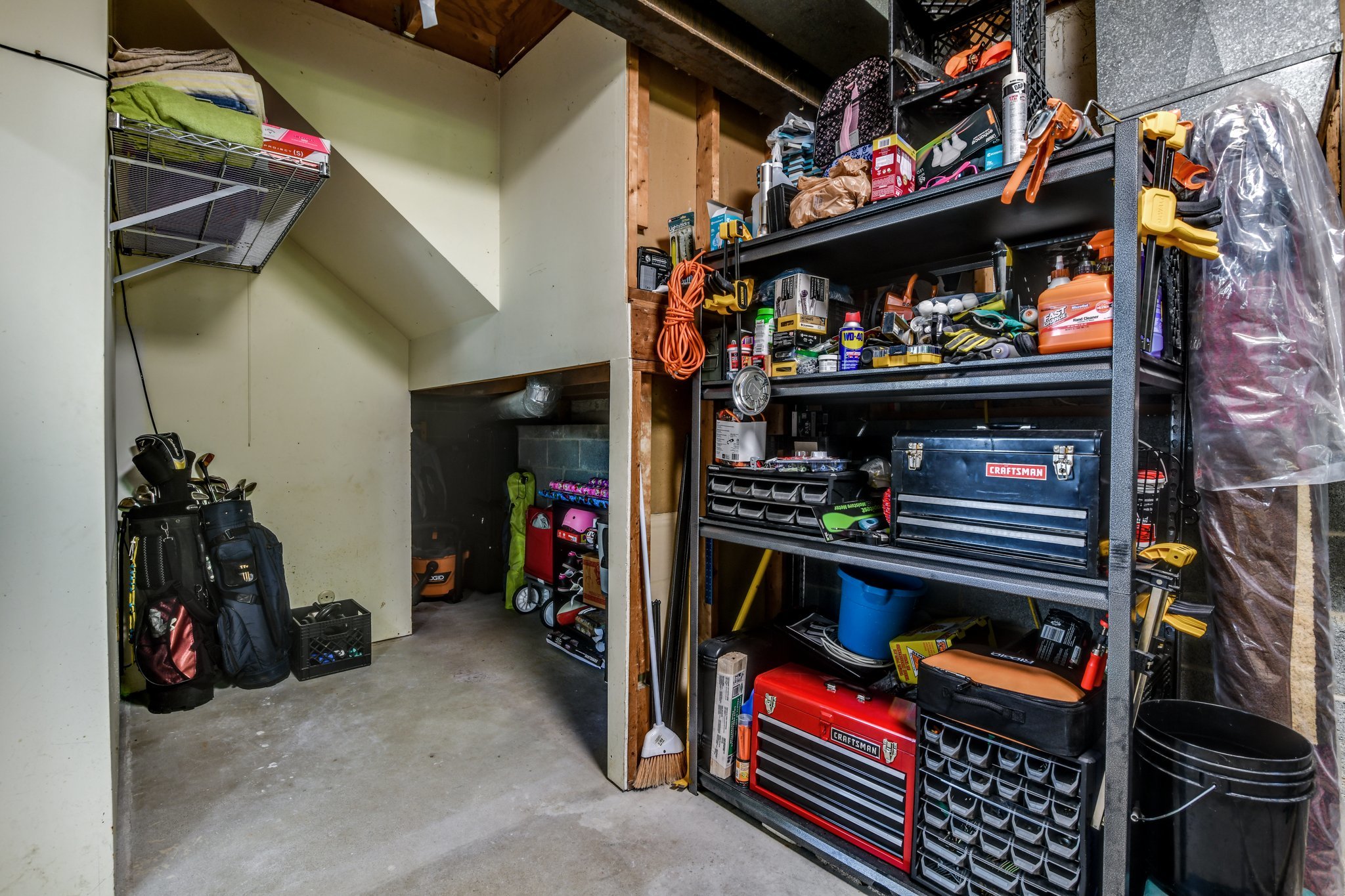 3415 Rush Lake Road, Pinckney, MI 48169. Wonderful SplitLevel home