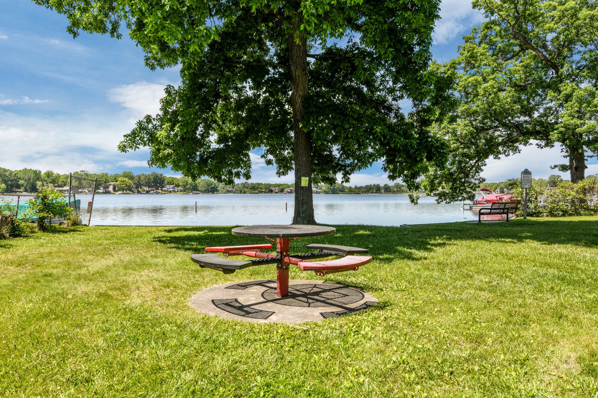 3415 Rush Lake Road, Pinckney, MI 48169. Wonderful SplitLevel home