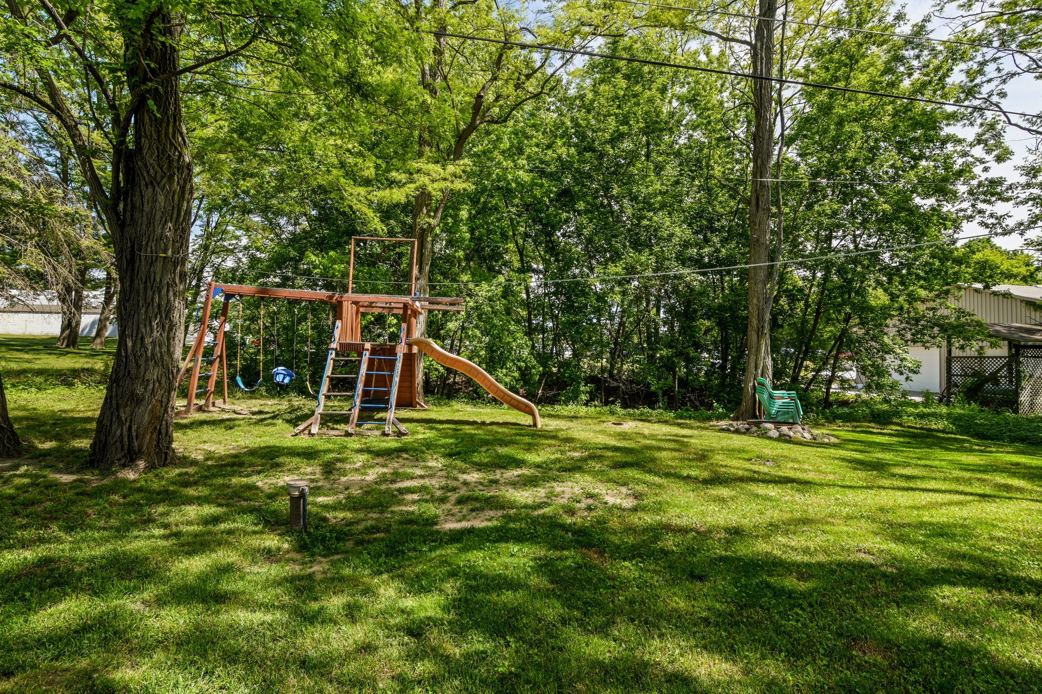 3415 Rush Lake Road, Pinckney, MI 48169. Wonderful SplitLevel home