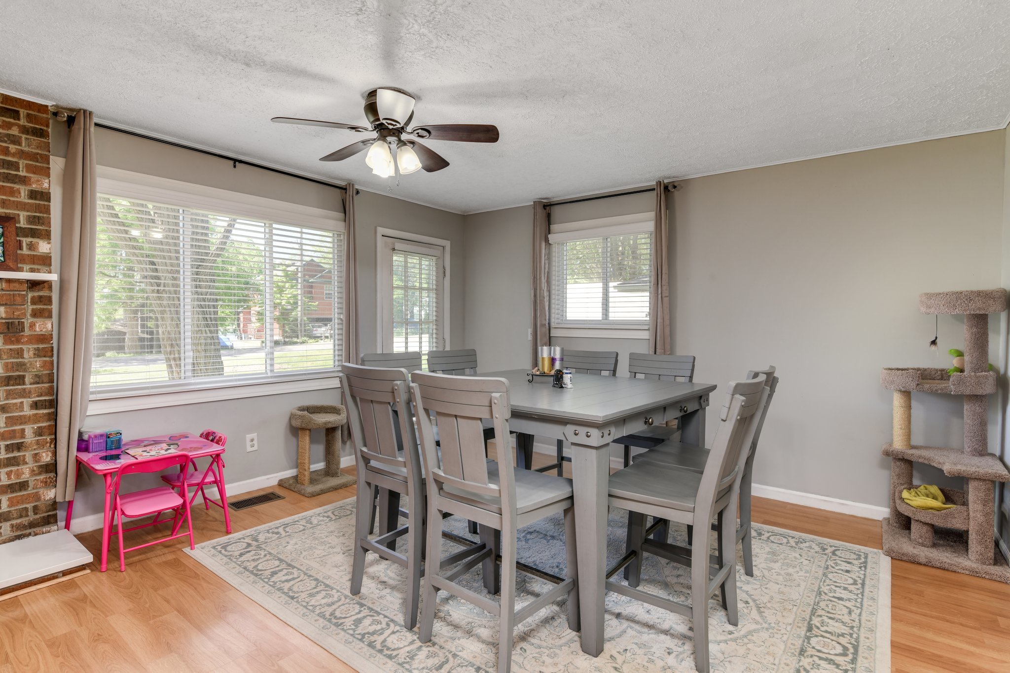 3415 Rush Lake Road, Pinckney, MI 48169. Wonderful SplitLevel home