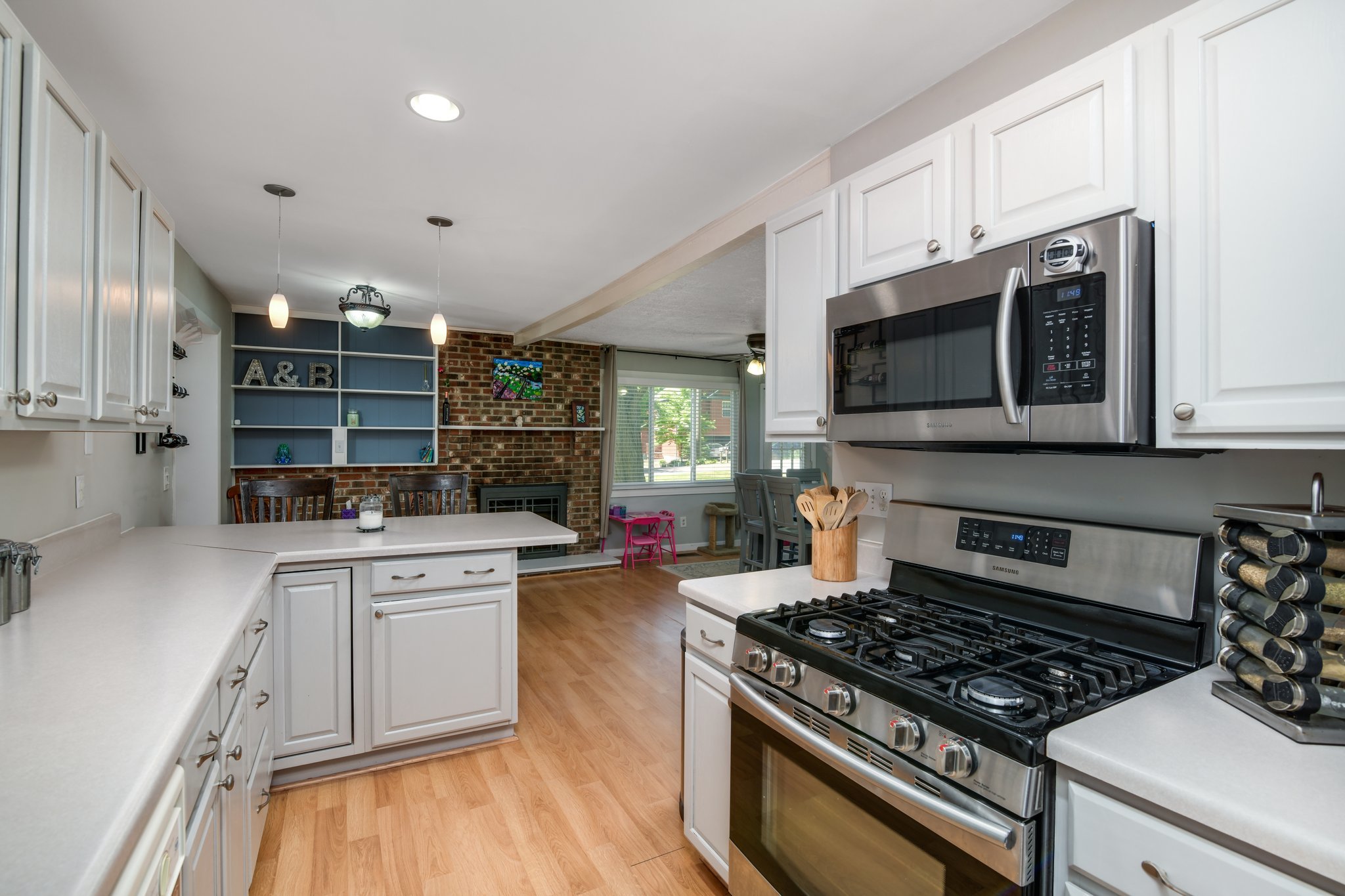 3415 Rush Lake Road, Pinckney, MI 48169. Wonderful SplitLevel home