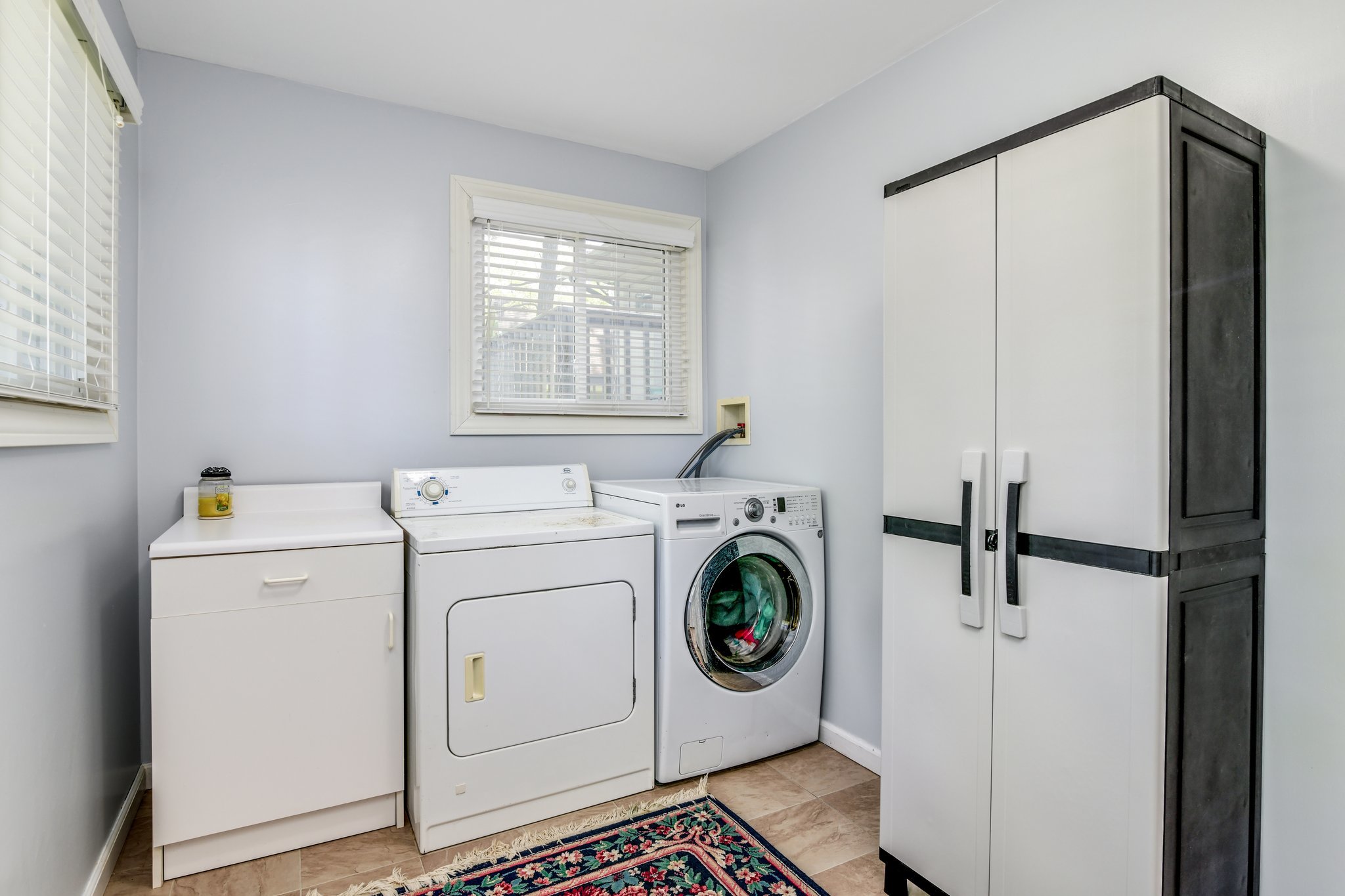 3415 Rush Lake Road, Pinckney, MI 48169. Wonderful SplitLevel home