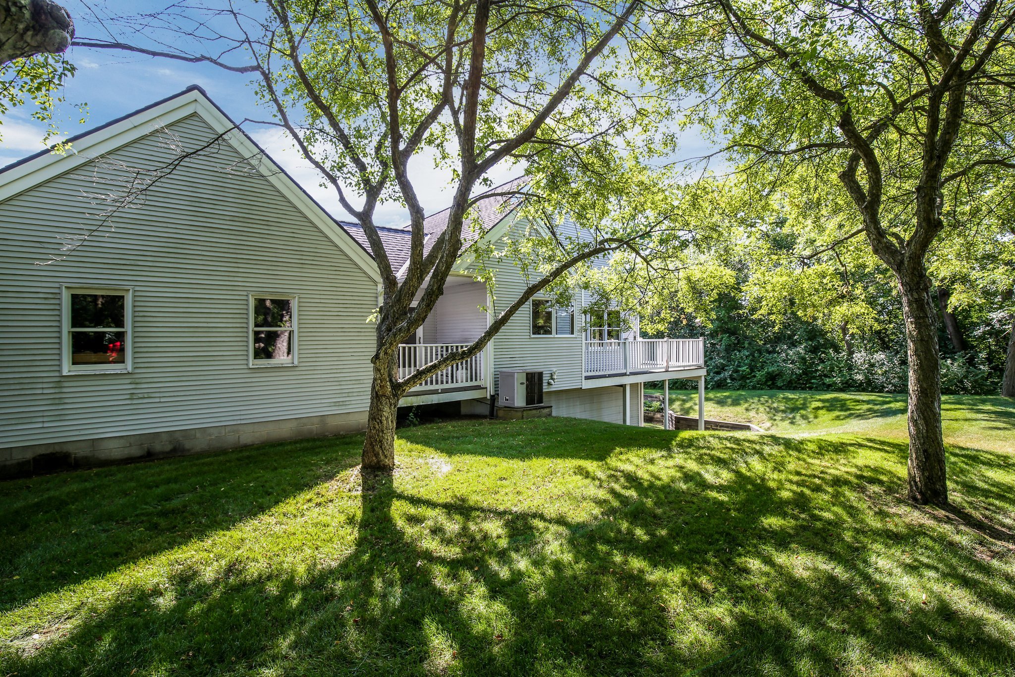 507 Heritage Drive, Ann Arbor, MI 48105. Spacious condo designed with