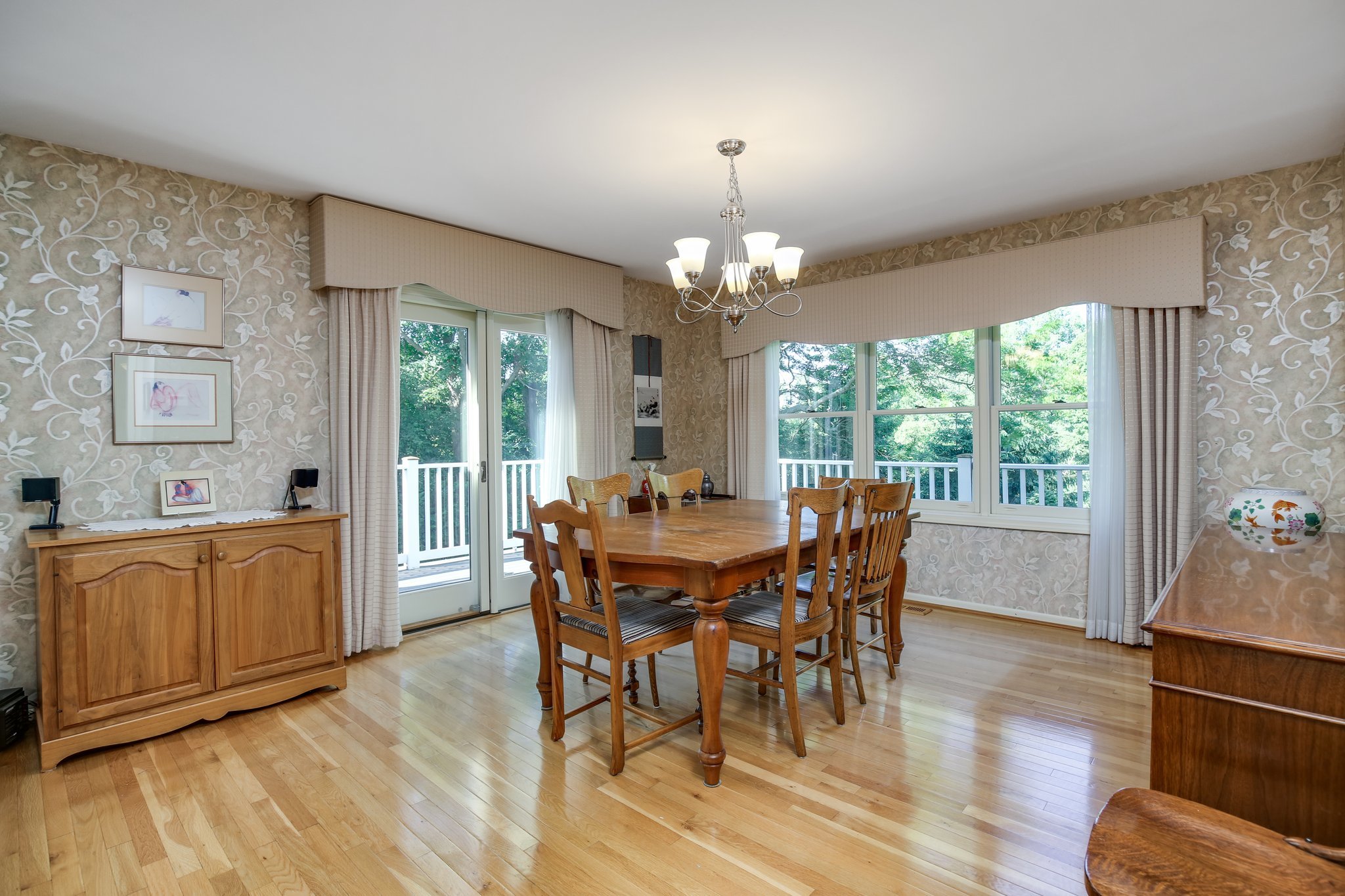 507 Heritage Drive, Ann Arbor, MI 48105. Spacious condo designed with
