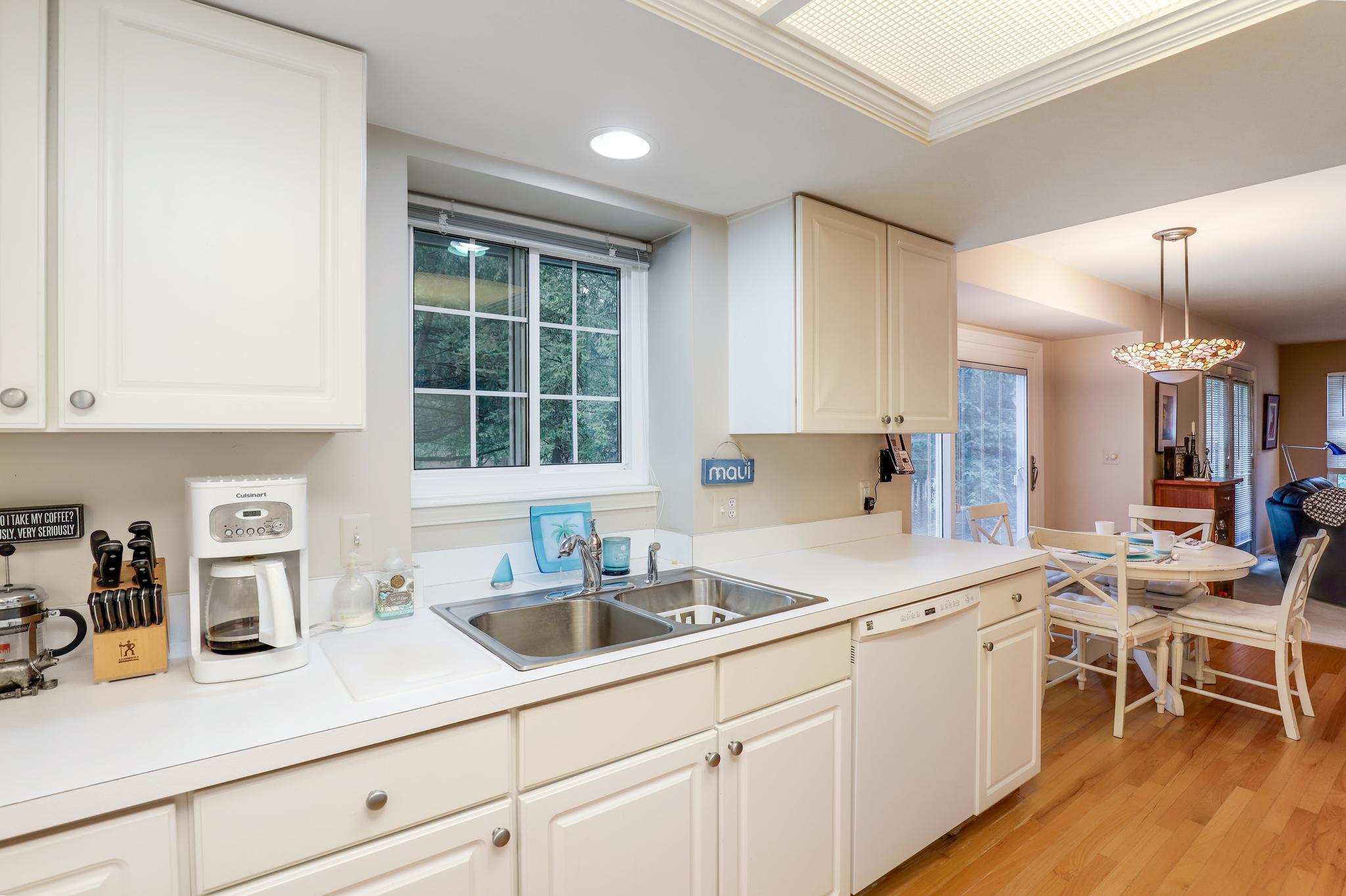 427 Sommerset Ct, Ann Arbor, MI 48103. Detached Condo in Ann Arbor