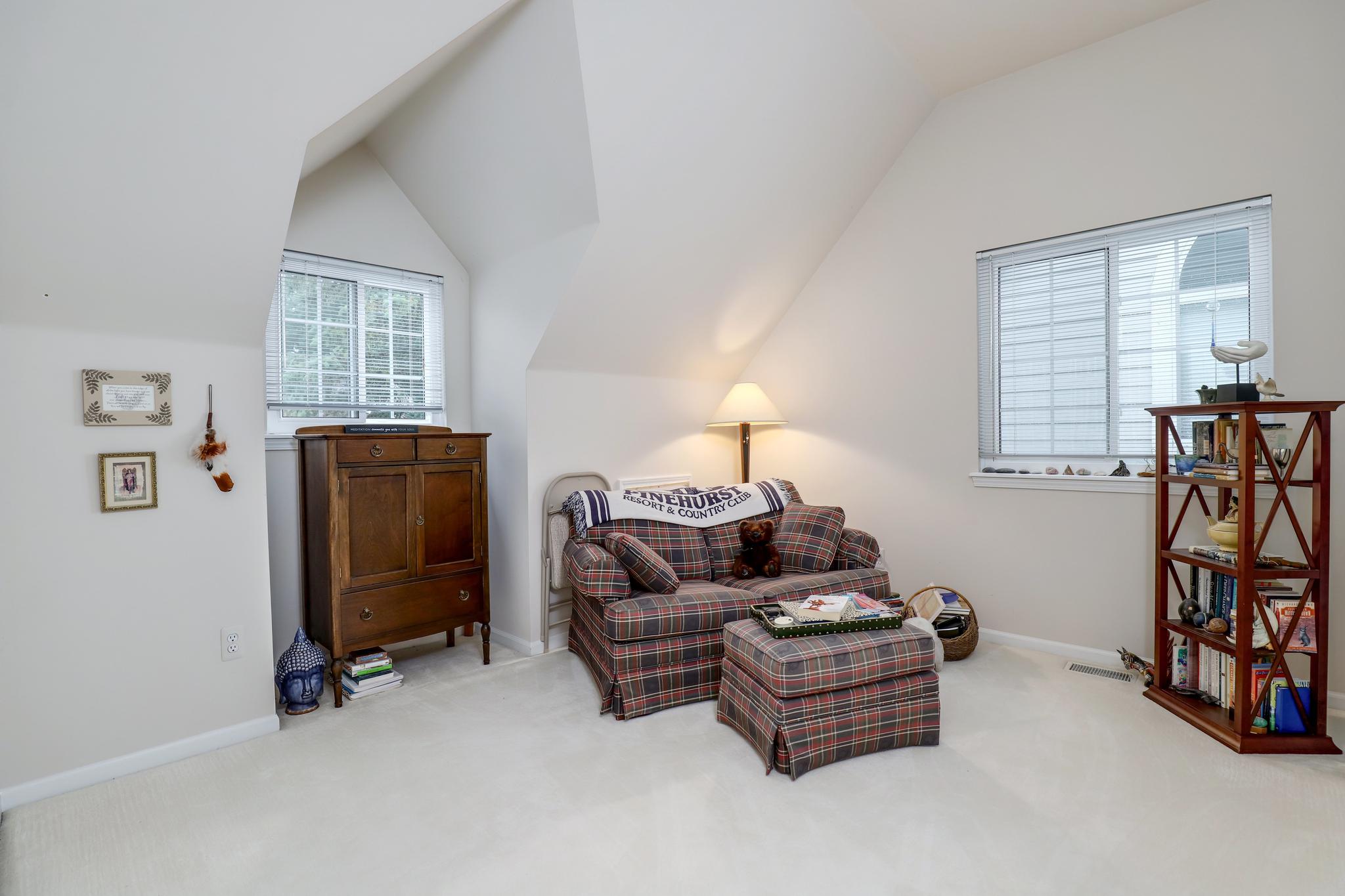 427 Sommerset Ct, Ann Arbor, MI 48103. Detached Condo in Ann Arbor