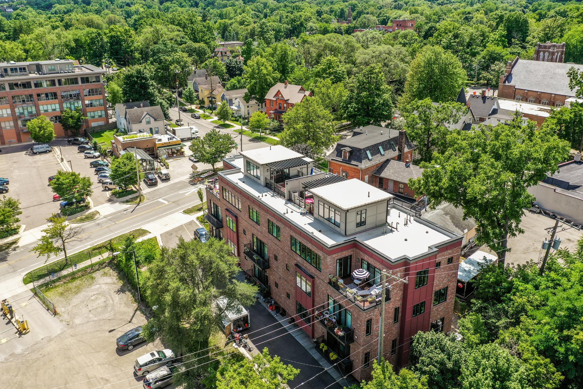 318 W Liberty St 101, Ann Arbor, MI 48103. Sleek and stylish downtown