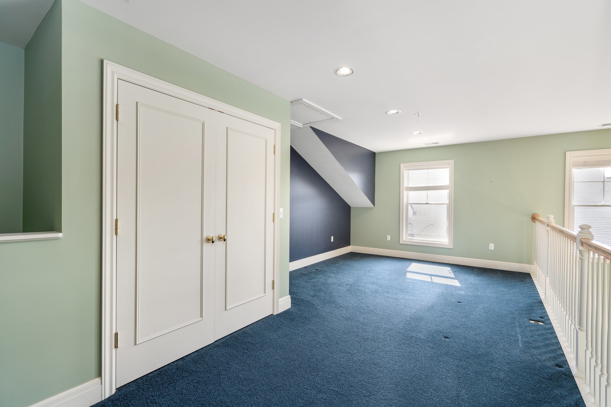 168 Ashley Mews, Ann Arbor MI 48104. Beautiful Open Layout Condo in