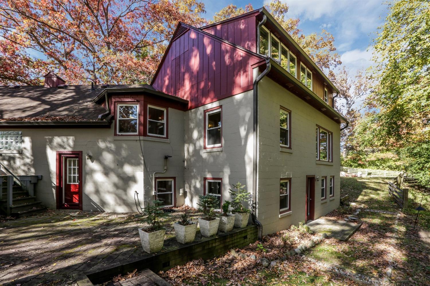 1925 Hogback Road, Ann Arbor, MI 48105. Stylishly updated home with