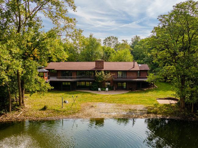 5735 Dutch Hill Dr, MI 48105