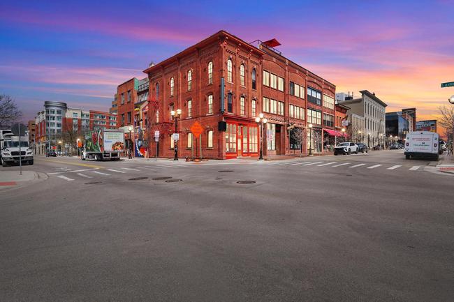 120 W Washington St. D, MI 48104