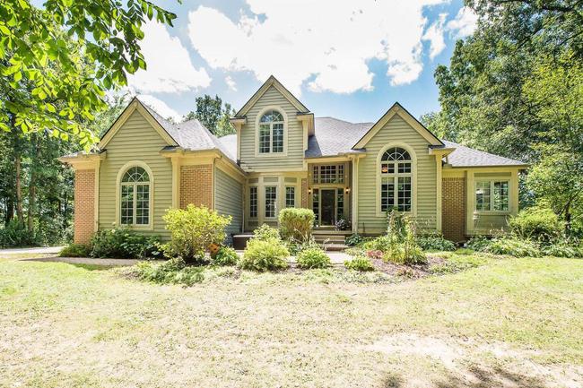 8208 Parker Rd., MI 48176