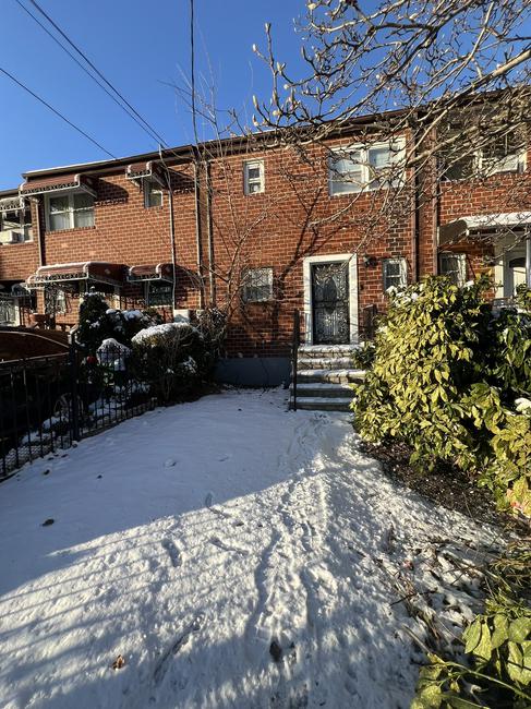 726 Saratoga Avenue , NY 11212