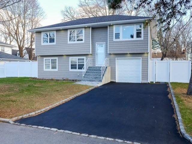 75 Fillmore Ave , NY 11729