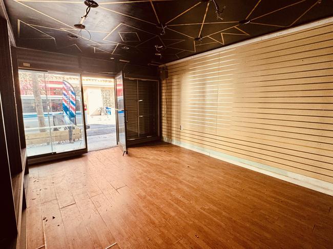 Bond Street (Storefront) , NY 11217