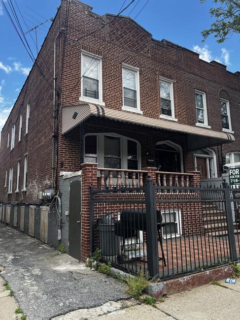 631 Hegeman Ave , NY 11207
