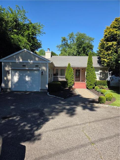 2465 New York Avenue, NY 11747