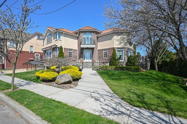 11 Bell Point Drive, NY 11234