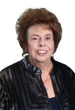 Photo of Stephanie Warren