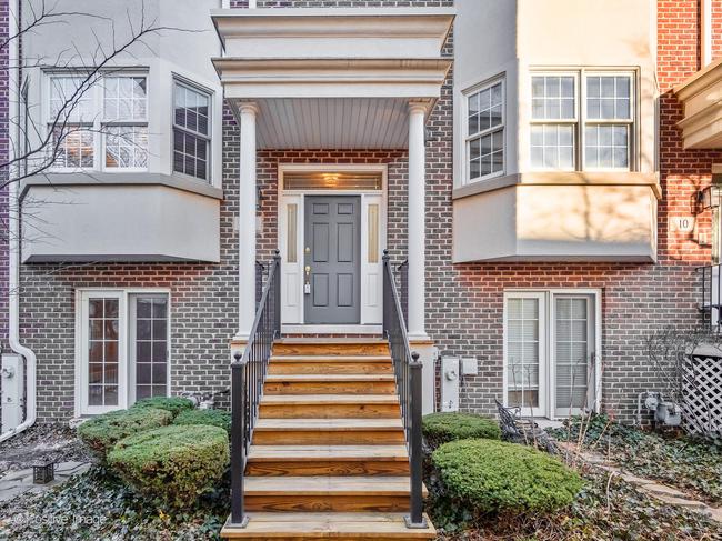 12 N. Kensington Avenue, IL 60525