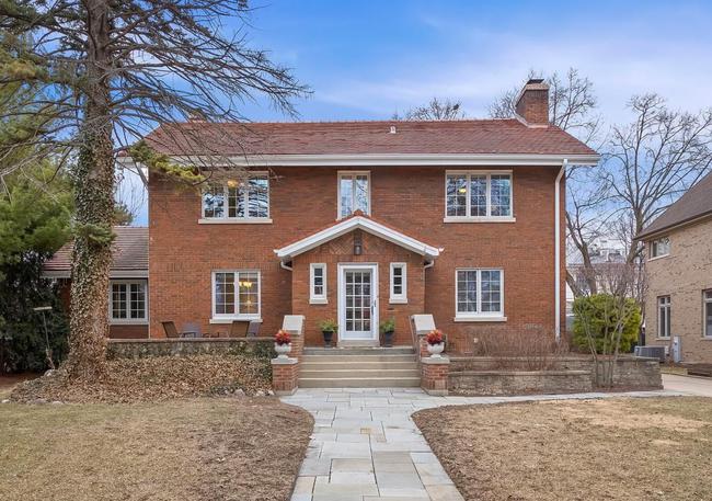 225 S. Stone Avenue, IL 60525