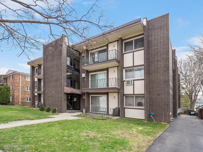 27 S. Waiola Avenue - Unit 302, IL 60525