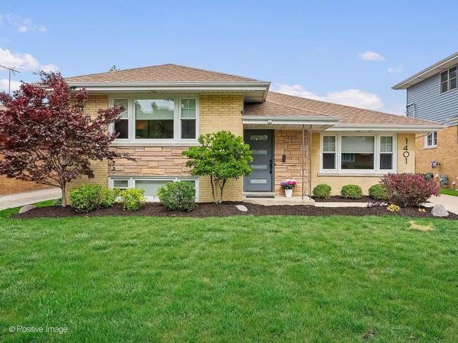 1401 Forest Road, IL 60526