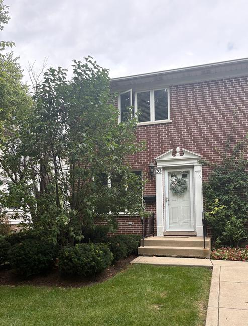 33 N. Madison Avenue, IL 60525