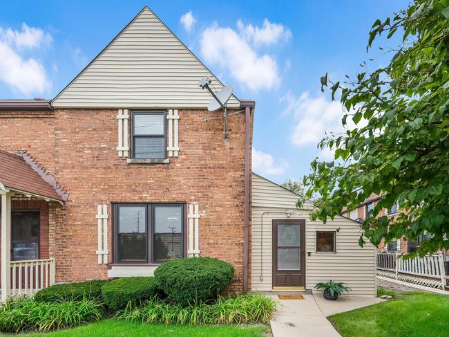 721 E. Maple Avenue, IL 60525