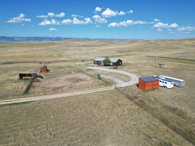 33 Oxbow Road, WY 82834