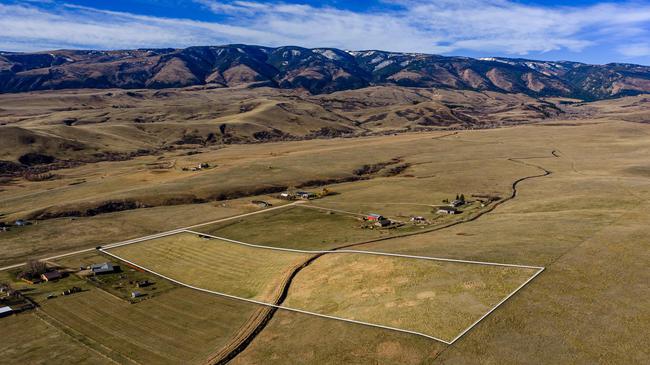 10 AC Columbus Road, WY 82836